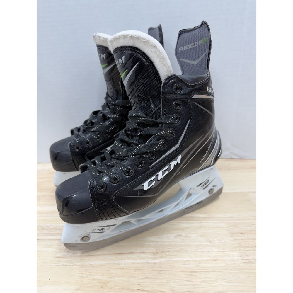 CCM Ribcore 66K Ice Hockey Skates Size 6D (Shoe 7.5)